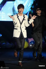 组图：金奎钟赴台湾与粉丝共度情人节