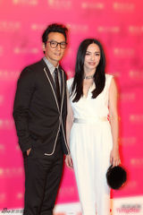 组图：刘涛扮邓丽君致敬经典 刘雨欣酥胸半露