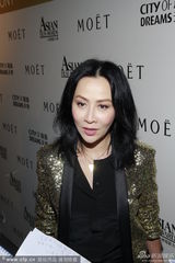 组图：与甄子丹联手夺奖 刘嘉玲不拍梁朝伟马屁