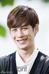 组图：朴基雄《隐秘而伟大》破票房纪录表感想