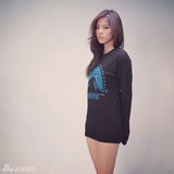 组图：陈冠希女友疑为新品宣传 裹胸出镜大露乳沟