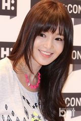 组图：SHINee等众星亮相时装品牌开店仪式