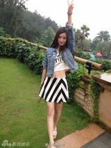 组图：女子酷似杨幂  网友直呼傻傻分不清