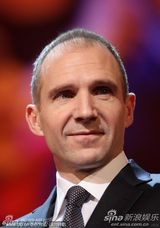 高清图：《大将军寇流岚》首映 巴特勒查斯坦嬉闹