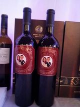 组图：林丹大婚穿军装亮相 谢杏芳幸福高举酒杯