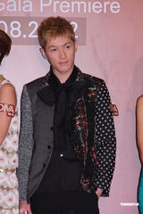 组图：《DIVA华丽之后》澳门首映 容祖儿展示舞衣