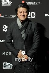 组图：具惠善等众韩星盛装出席时尚庆典活动