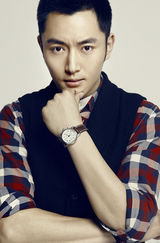 组图：李东学演绎型男绅士风