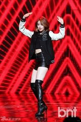 组图：SISTAR孝琳下衣失踪似没穿 EXO白衣纯情