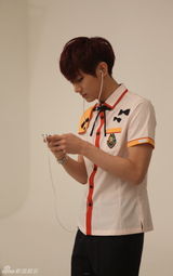 组图：ApinkBEAST写真片场尽展童真本色