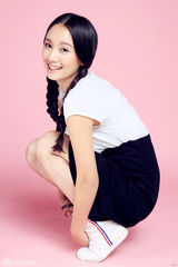 组图：《狮神决战》新加坡首映 程砚秋甜美拜年