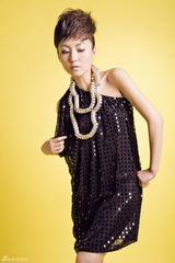 高清图：索妮写真混搭重金属风格 演绎性感冷时尚 