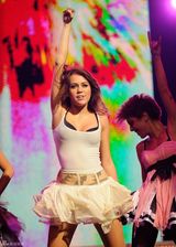 高清组图：麦莉塞勒斯激情开唱 变换造型