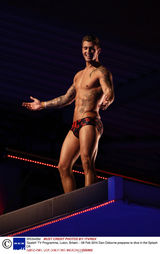 组图：截肢男参加英国星跳跃 人残志坚令人钦佩