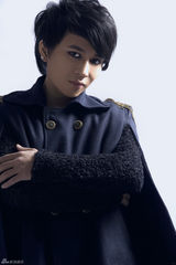 组图：欢子打造情歌专辑 暖春来临拍俊朗宣传照