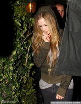 幻灯图集：艾薇儿与前夫深夜碰头 疑似吃回头草