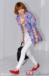 组图：金娜英出席活动 黄雨瑟惠好比例不惧平跟