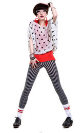 组图：夕又米街拍秀波点蝙蝠袖雪纺衫