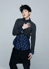 组图：井柏然最新嘻哈写真 跨界发展玩转时尚