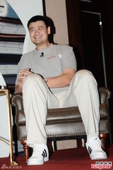 组图：姚明秀球技引关注 姚基金获赠500万捐助