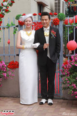 组图：杜德伟大婚与新娘热吻   梁朝伟领衔伴郎团