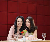 组图：阚清子母女时尚写真获赞似姐妹花