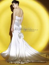 幻灯图集：黄奕抹胸婚纱写真 演绎娇媚幸福新娘