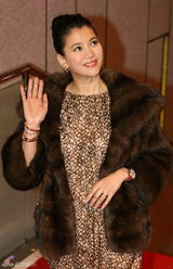 高清幻灯：众星云集奢侈品旗舰店 发哥发嫂秀恩爱