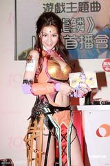 高清图：周秀娜超性感服饰示人 坦言无意转型做歌手 