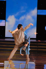 组图：央视特别节目《毕业歌》精彩现场