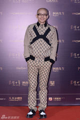 组图：吴镇宇时尚盛典帅气 钟丽缇绿裙秀性感