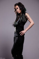 幻灯图：朱紫娆黑白写真 短发展知性女坚强妩媚