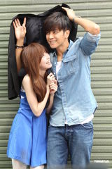 组图：罗志祥被封“大雕”很得意 与王心凌合拍MV