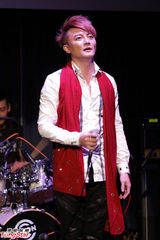 组图：阿沁音乐会猛忘词 梁文音任嘉宾不忘邀歌