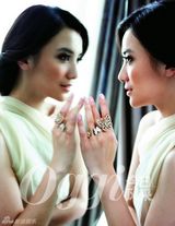 幻灯图：小宋佳珠宝大片 珠光宝气营造梦幻惊艳