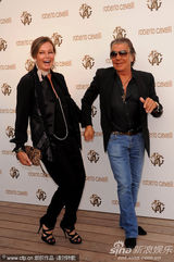 高清图：乔治-克鲁尼女友透视装亮相 拉法莉秀性感