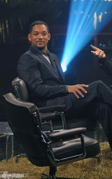 幻灯图集：威尔-史密斯夫妇挪威电视节目当众接吻