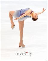 组图：花滑选手金妍儿时隔7年首次参加国内比赛