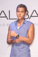 高清组图：彭于晏为手表代言 阳光帅气大秀健美肌肉