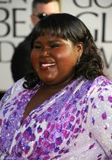 高清图：加布蕾-丝迪贝紫色长裙大走民族风