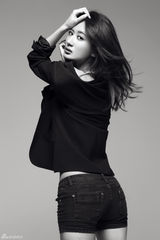 组图：郭珍霓暗黑系写真 演绎颓废性感