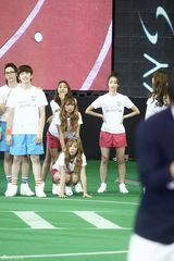 高清组图：miss A等韩团参加活动玩游戏