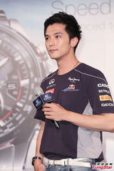 邱泽否认劈腿李毓芬：没什么好解释的(组图)