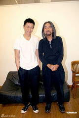 组图：刘德华演唱会造型首曝光 获设计大师贴身服侍