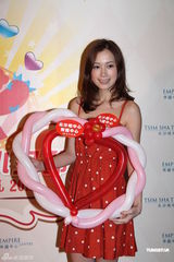 组图：邝敏慧透露新恋情 曾让母亲担心受伤害