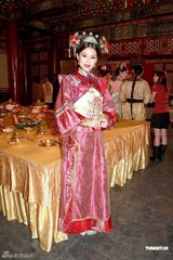 组图：胡杏儿不惧与黎姿比较 《万凰之王》携手宣萱