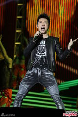 组图：王心凌不谈新恋情 罗志祥庾澄庆比拼热舞