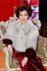 组图：众星为公益起舞 刘松仁拥妻妾艳福不浅