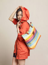 组图：韩星金敏姬最新服装写真 户外休闲运动风