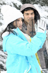 组图：《白色之恋》日本开拍 谢欣颖享受恋情暂不婚